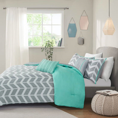 Twin/Twin XL Reversible Comforter Set in Grey White Aqua Teal Chevron Stripe